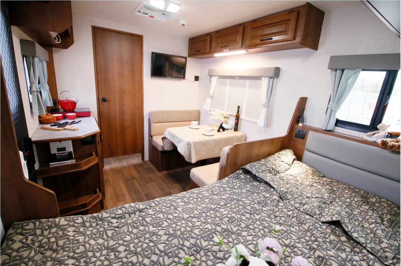 King size bed caravan